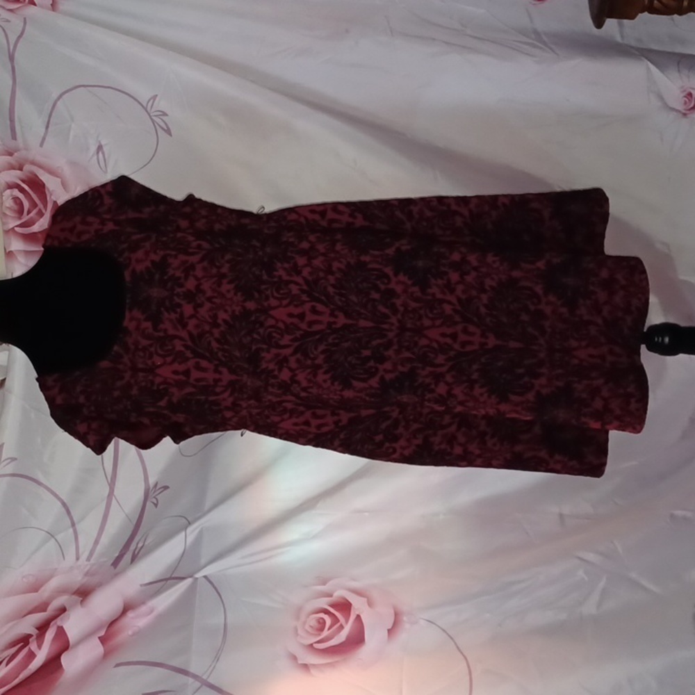Motherhood Maternity Red & Black Damask Print Fit & Flare Cap Sleeve Dress